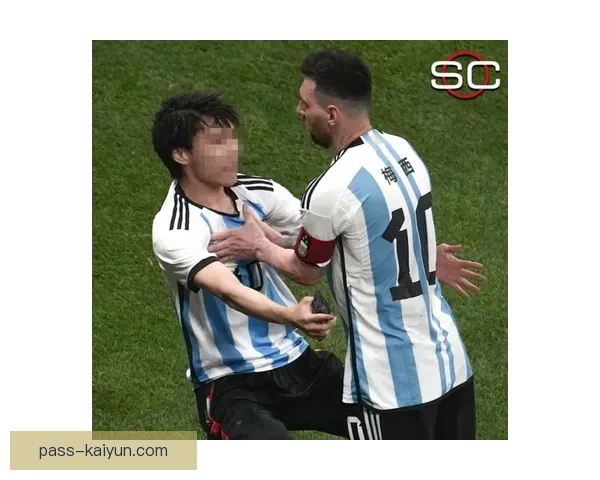 阿森纳球迷对 Saka 的热情支持持续提升，期待他在接下来的赛季中有更出色表现。