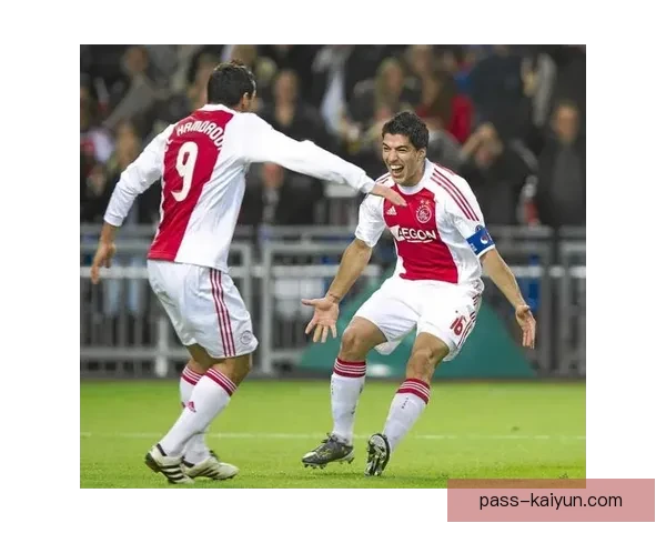 阿贾克斯比赛节奏逐渐稳定，球队整体表现值得关注